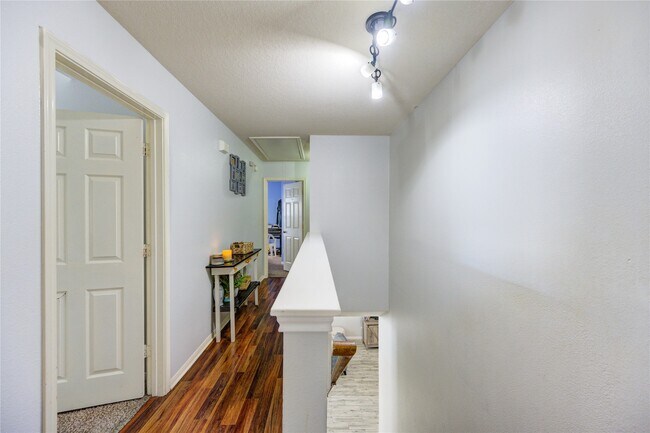 Building Photo - 21018 Fox Walk Trail