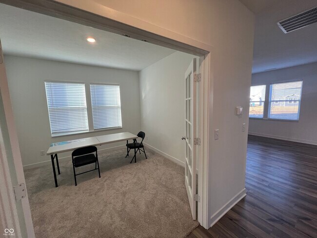 Building Photo - 5580 Cherry Hl Dr