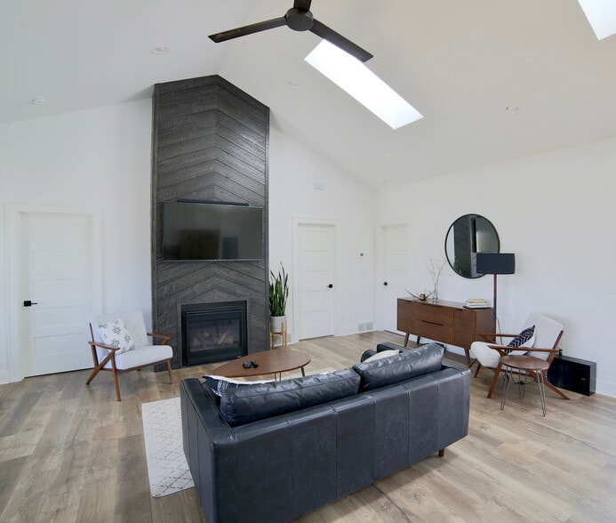 Building Photo - 1830 22nd St S