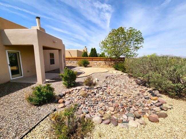 Building Photo - 5859 Habanero Dr