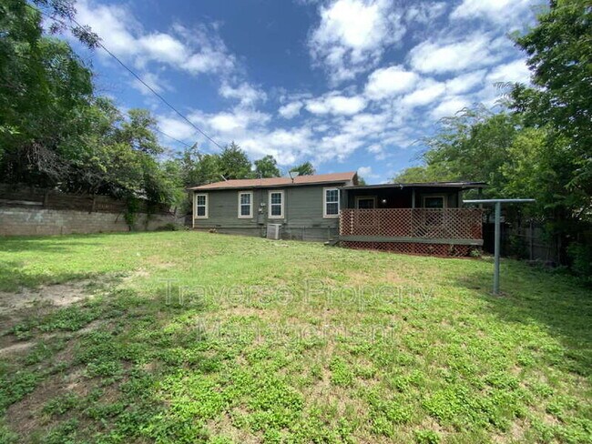 Building Photo - 5321 Locke Ave