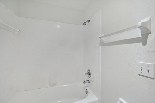 Building Photo - 7707 N Taliaferro Ave