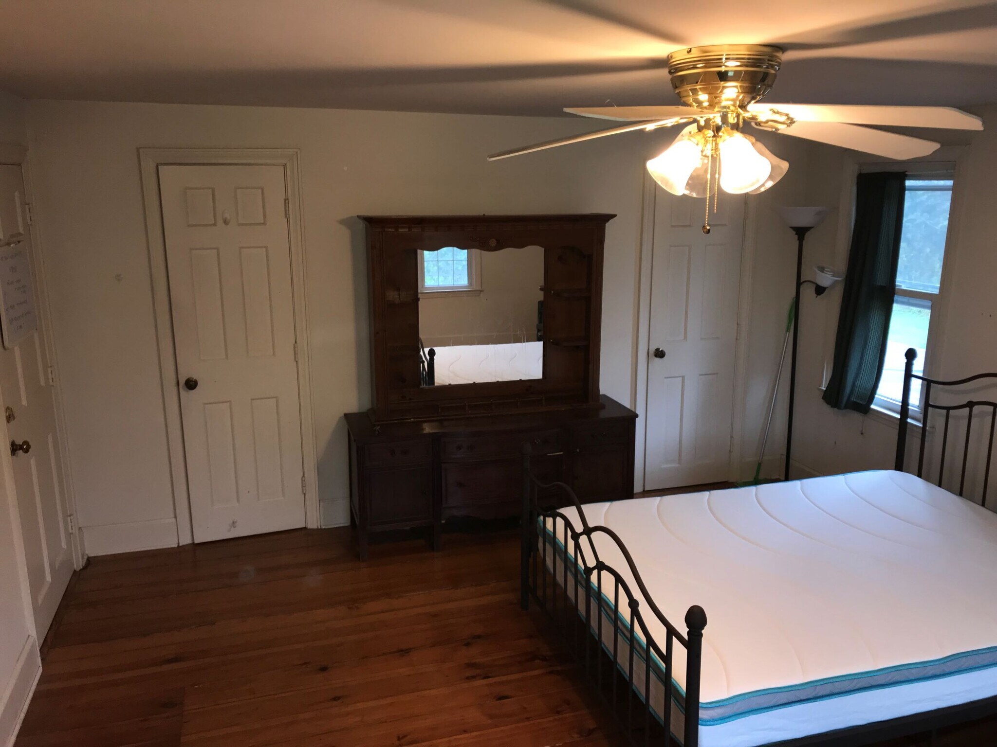 Building Photo - 608 S Pleasant St