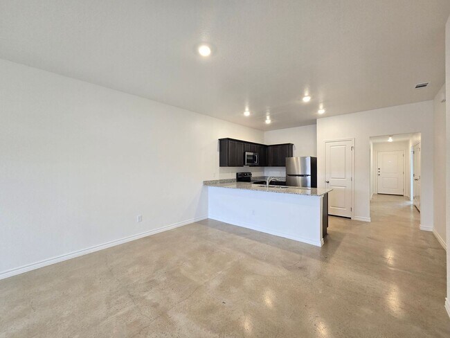 Building Photo - RENT SPECIAL - NEW IN MANAGEMENT - AVAILABLE NOW!