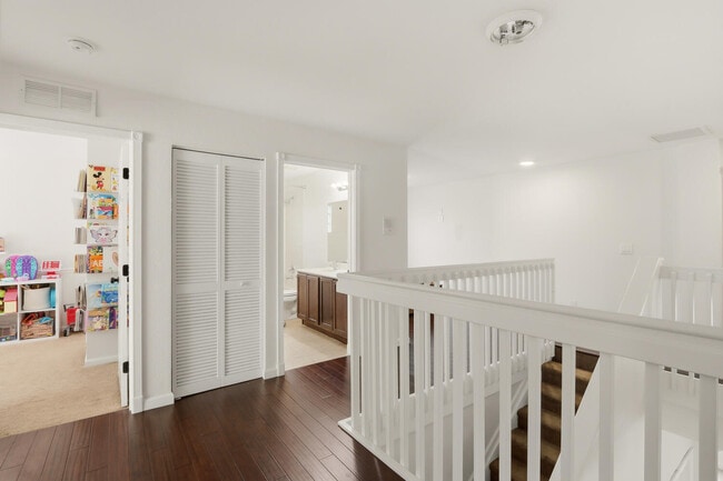 Building Photo - 1085 Center Stone Ln