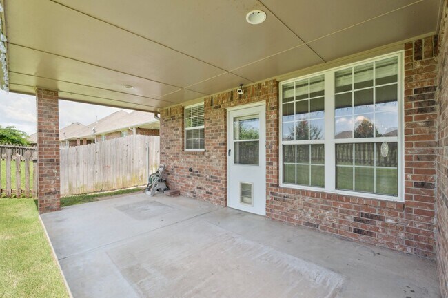 Building Photo - 11314 NW 121st Pl
