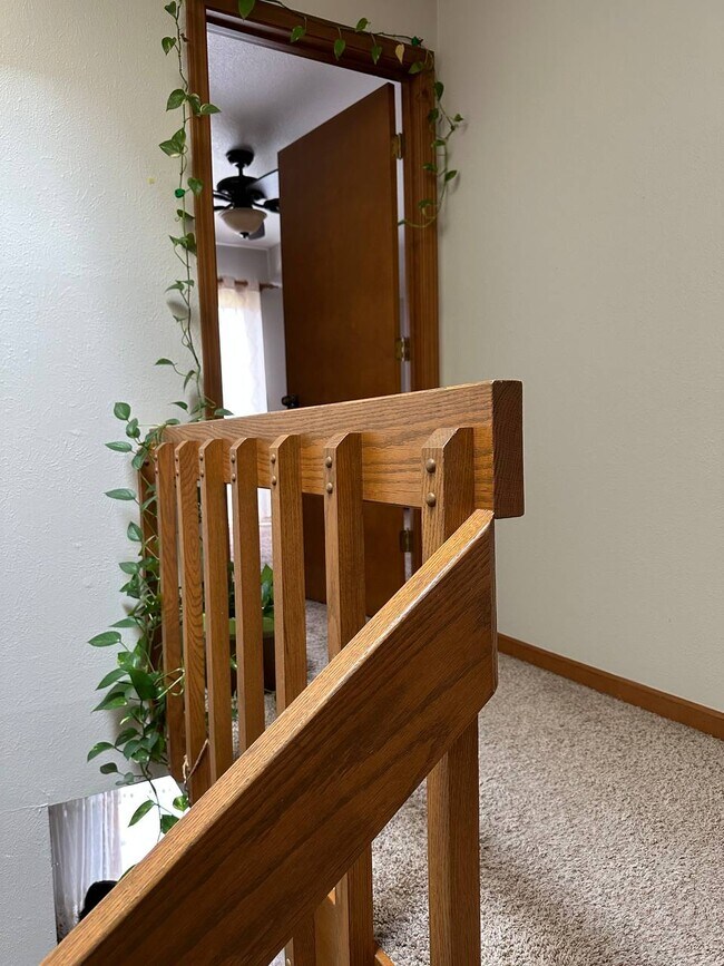 Building Photo - 1174 Hidden Ridge Rd