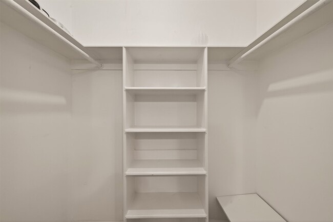 Building Photo - 11414 Meadow Lake Dr