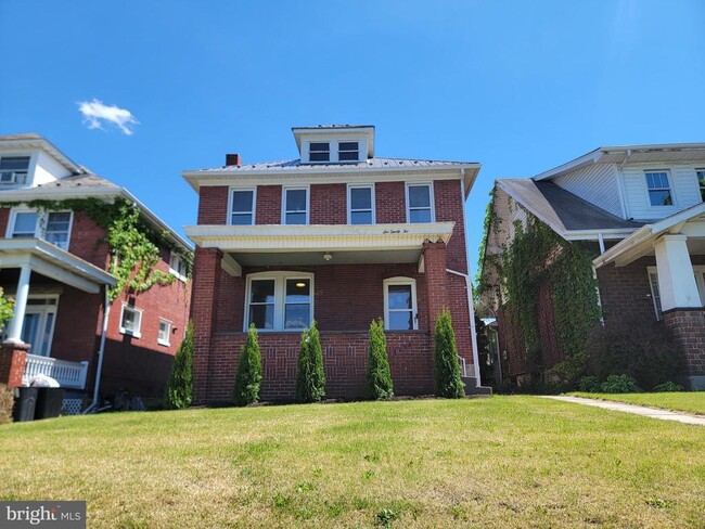 Building Photo - 632 Hill Top Dr