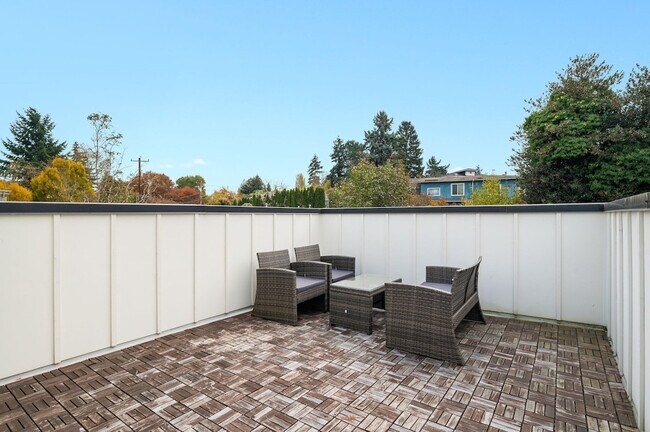 Building Photo - 6030 Sand Point Way NE