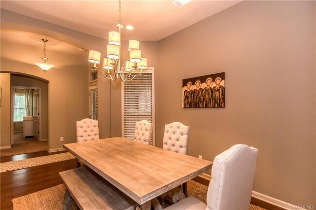 Building Photo - 9625 Gunnison Dr