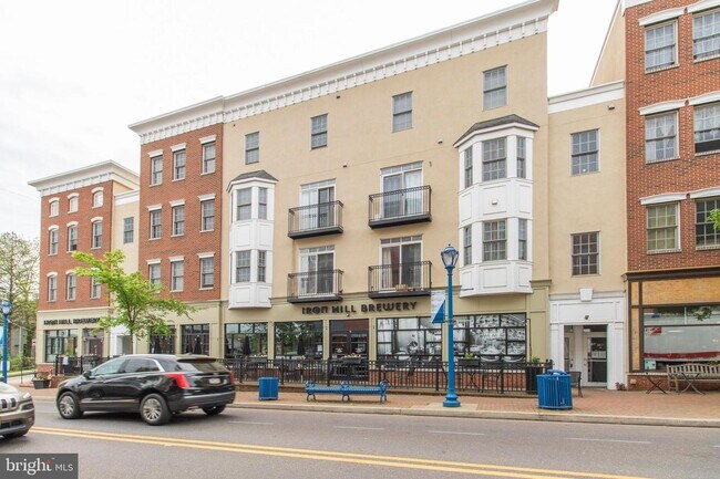 Building Photo - 134 Bridge St