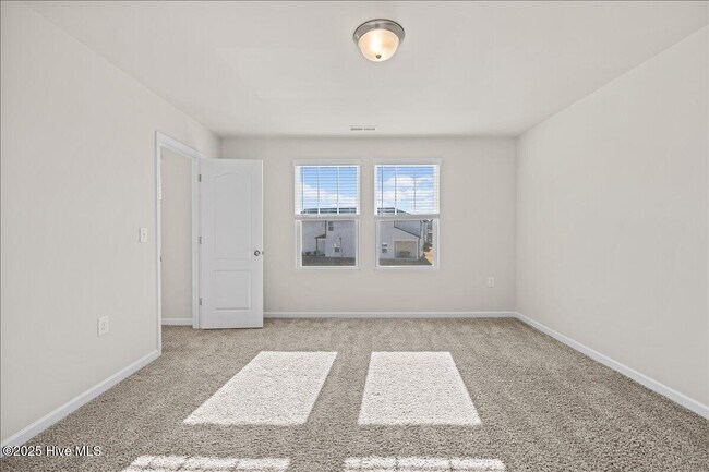 Building Photo - 149 Wilbur Lake Dr