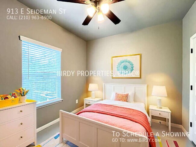 Building Photo - 913 E Seidemann St