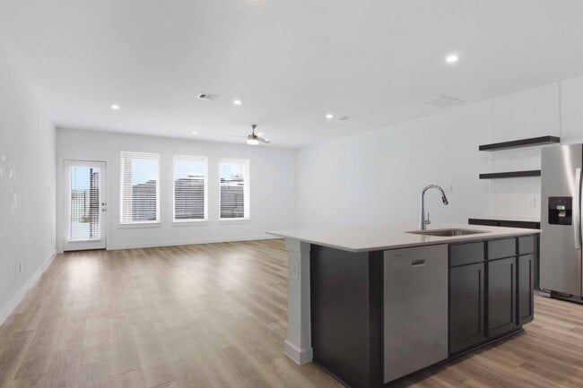 Building Photo - 12233 City Rose Ct