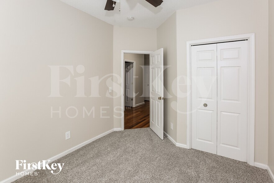 Building Photo - 6509 Mimosa St