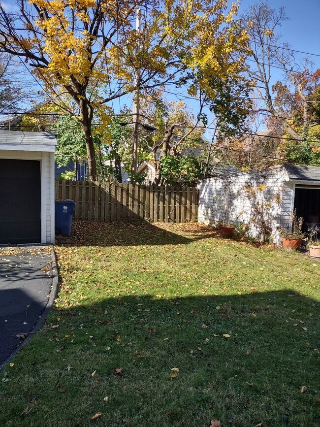 Building Photo - 2174 Oakdale Rd