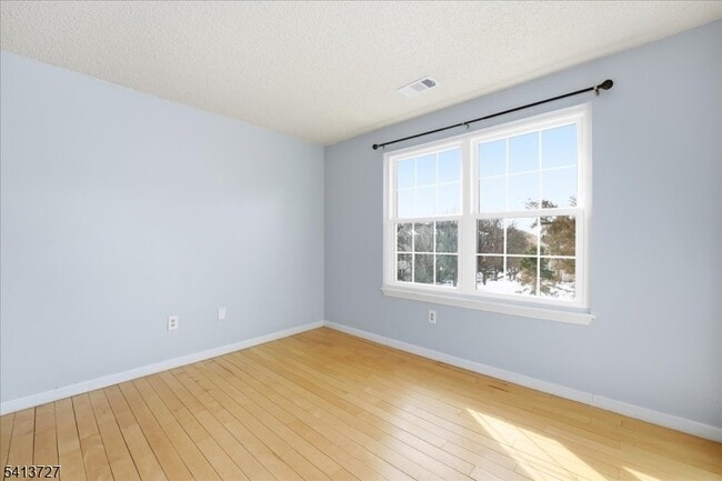 Building Photo - 47 Rutgers Dr