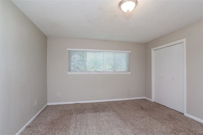 Building Photo - 12610 Pine Bough Ln