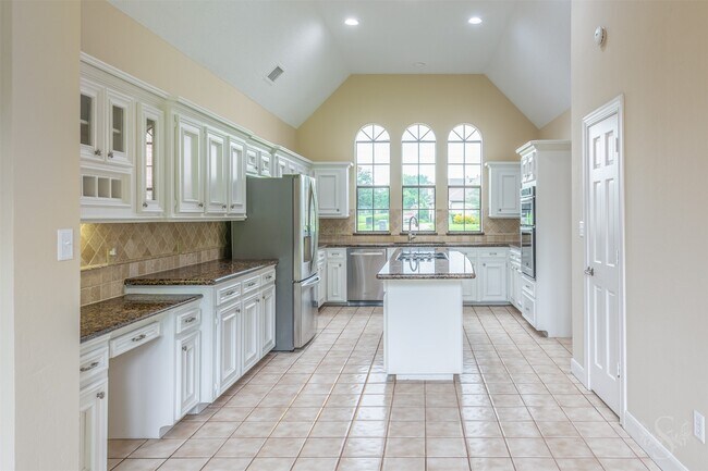 Building Photo - 32810 Waltham Crossing