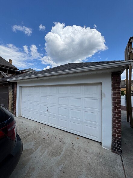Building Photo - 301 Kambach St