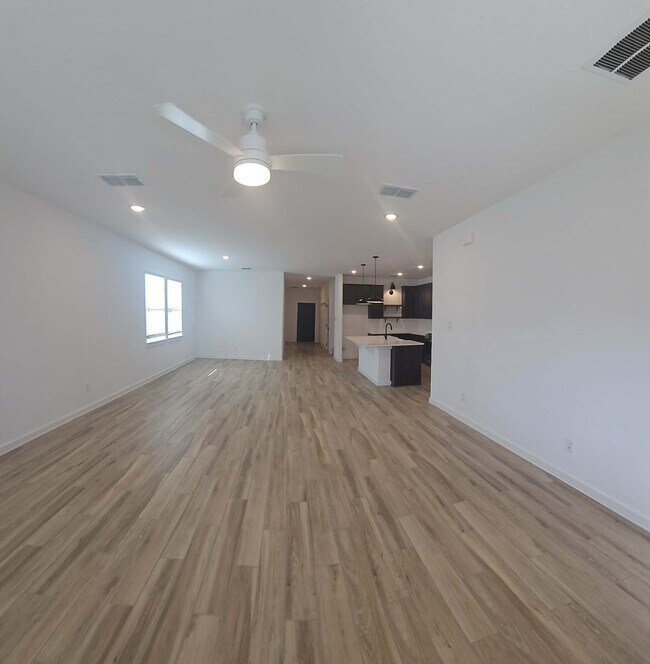 Building Photo - 8438 Bay Oaks Dr