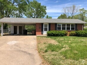 Building Photo - 3 Bedroom, 2 Bath House on Brink Avenue