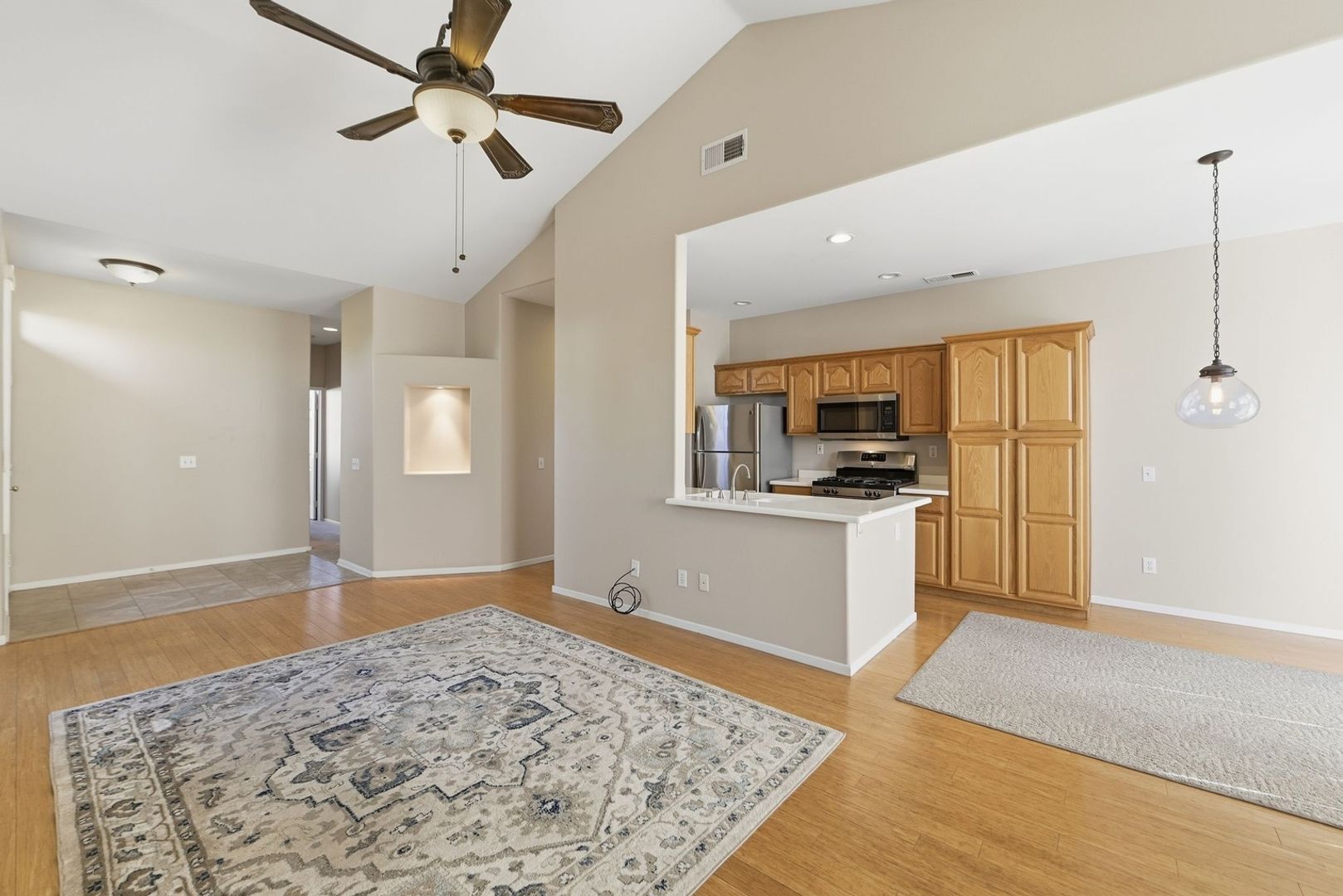 Building Photo - 720 Cam De Oro