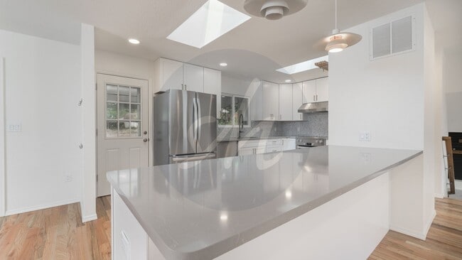 Building Photo - 2518 Fairview Cir