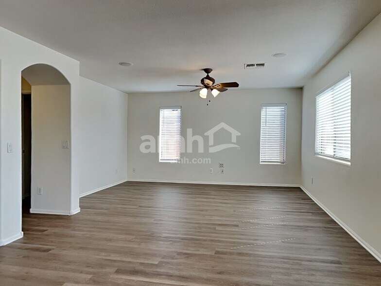 Building Photo - 6132 S Black Hills Way