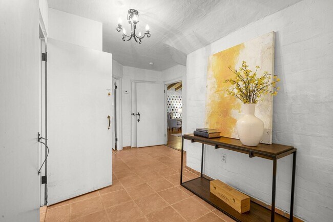 Building Photo - 3691 Laguna Ave