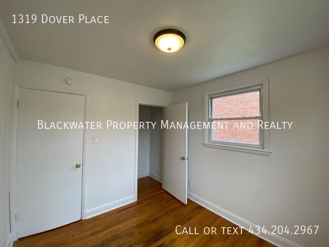 Building Photo - 1319 Dover Pl