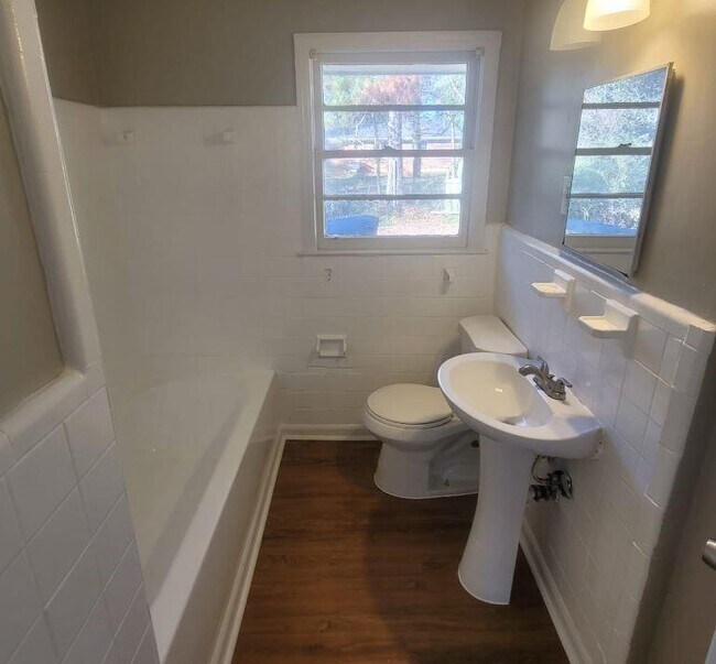 Building Photo - 3728 Loren Dr