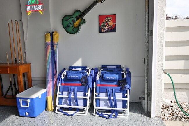 Building Photo - 927 80th St NW