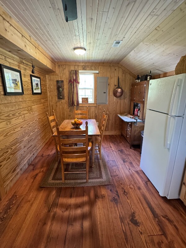 Building Photo - 369 Lawson Rd