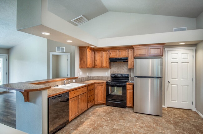 Building Photo - 3916 Kirby Cir