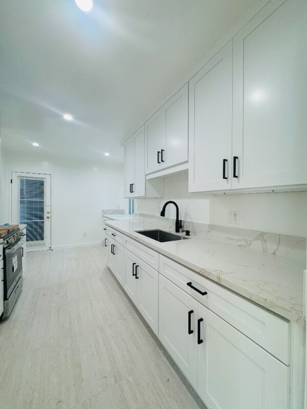 Building Photo - 333 Raymondale Dr
