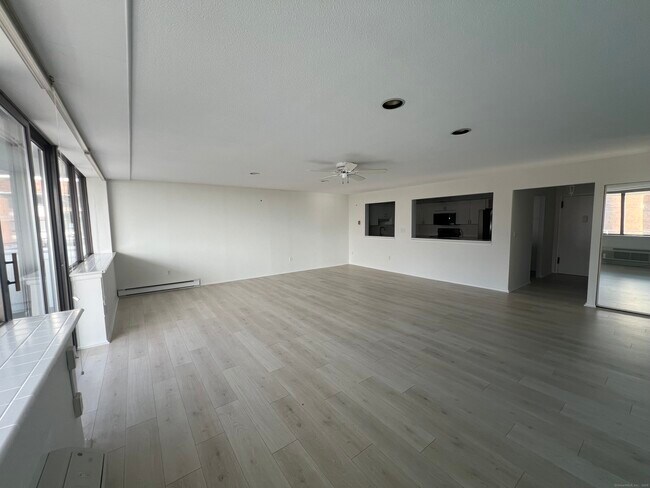 Building Photo - 1460 Elm St