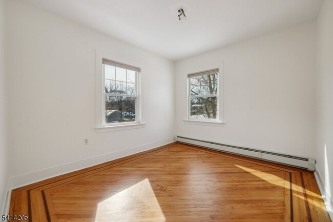 Building Photo - 42 Brookfield Rd