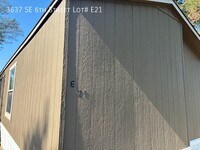 Building Photo - 3637 SE 6th St