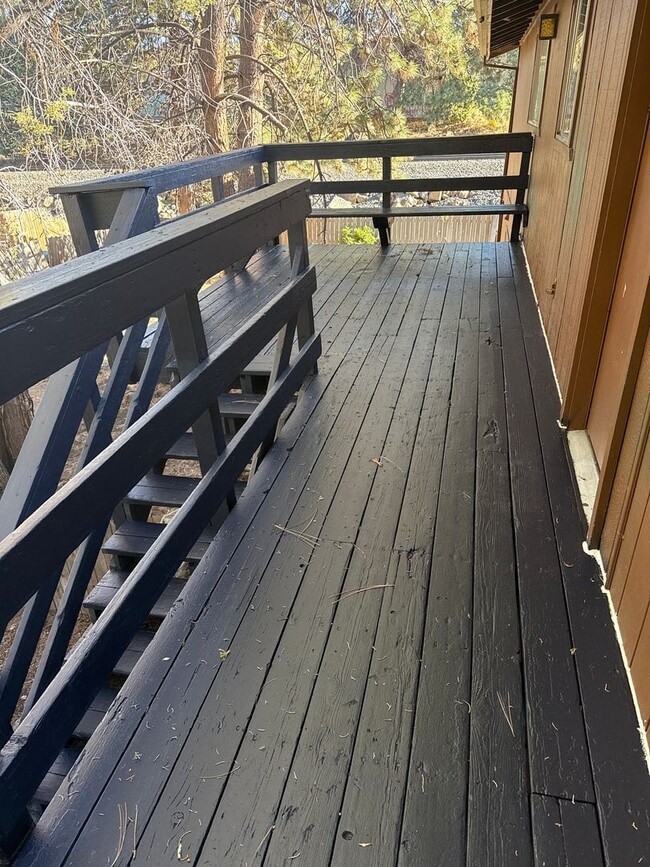 Building Photo - cente