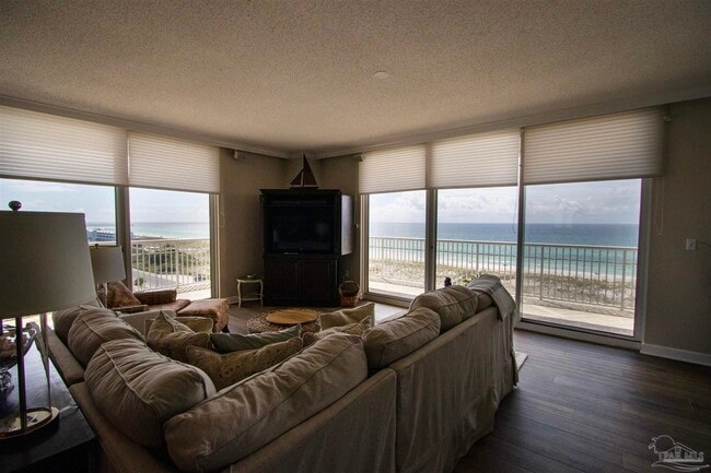 Building Photo - 800 Fort Pickens Rd