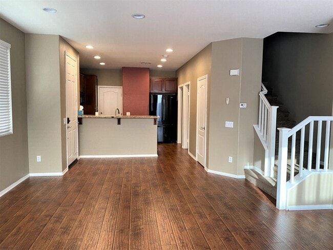 Building Photo - Beautiful townhome in Belleza at San Miguel Ranch