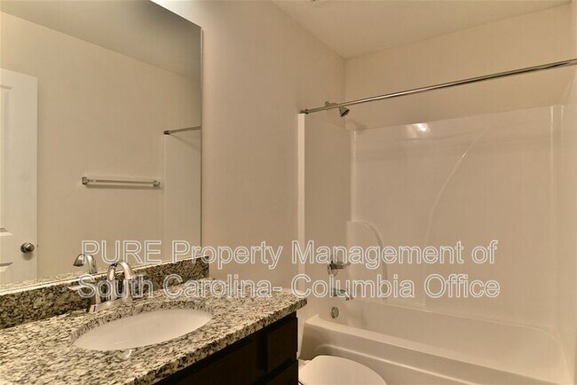 Building Photo - 207 Eagle Park Dr