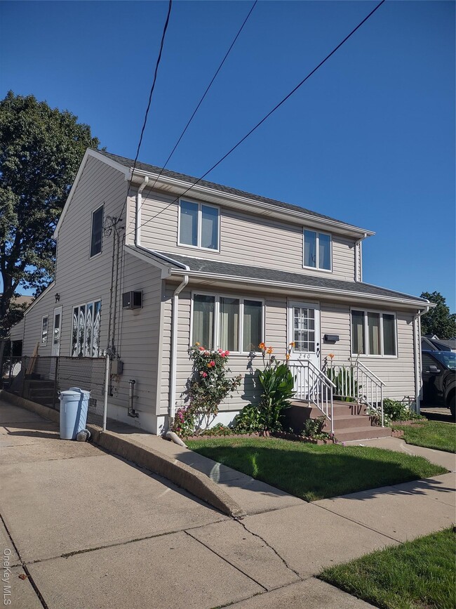 Primary Photo - 240 Harrison Ave