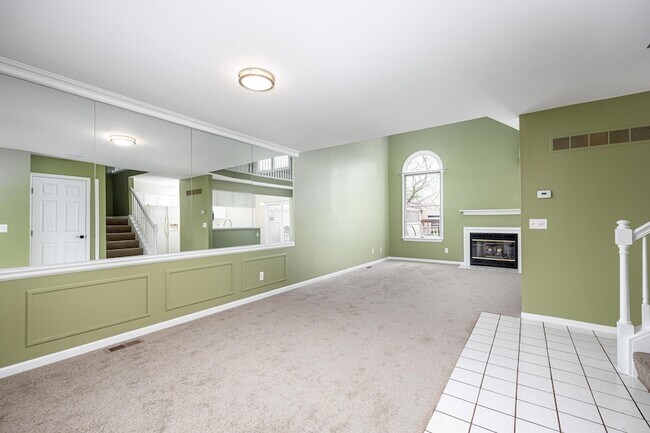 Building Photo - 45085 Horseshoe Dr
