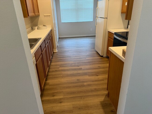 Building Photo - 4 Bedroom 2 Bath home in Hunter's Green/New Tampa