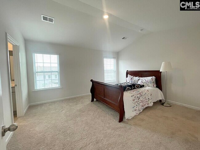 Building Photo - 212 Timber Wood Dr