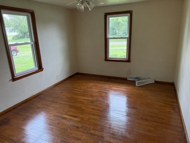 Building Photo - 403 Rose Ln
