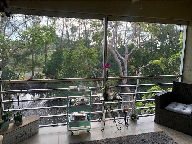 Building Photo - 1400 NE 57th St